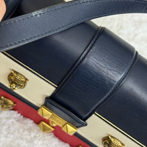 Gucci Animalier Lock Leather Shoulder Bag - Picture 10 of 17